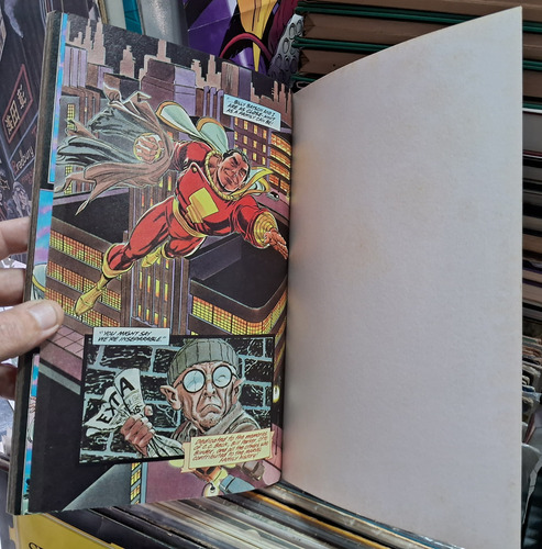 Livro Físico Hq Captain Marvel In The Power Of Shazam! By Jerry Orway Dc Comics Lettered By John Costanza Ano 1994 Idioma Inglês (Usado)