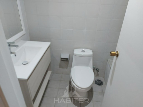 Casa En Venta De 3 Dorm. En Curicó