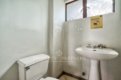 Imagen 7 de 24 de Estupendas Edificio Con Oficina Comerciales En Almirante Bar