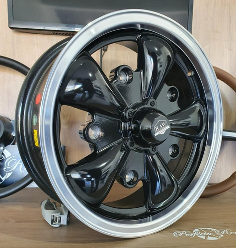 Imagem 1 de 2 de Rodas Classicas 5 Spoke Aro 15 Duas Talas