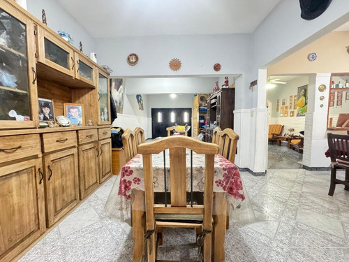 Casa 4 Ambientes En Venta - Lanus Oeste , Remedios De Escalada