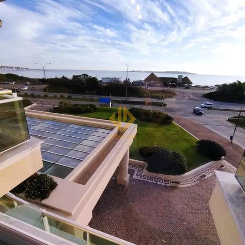 La Vista Desde El Balcón Y Desde La Habitación Principal Es Inmejorable