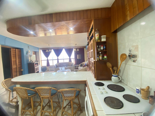 Apartamento En La Guaira De 84m2, 2 Hab, 2 Baños 1 P/e ( Acropolis) Ep