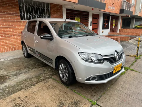 Motor 1.6, Versión Tope De Gama, Vidrios Eléctricos, Rines