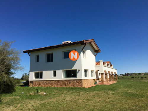 Pueblo Edén