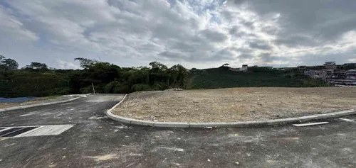 Lote Medianero En Via Altagracia/pereira (279060668).