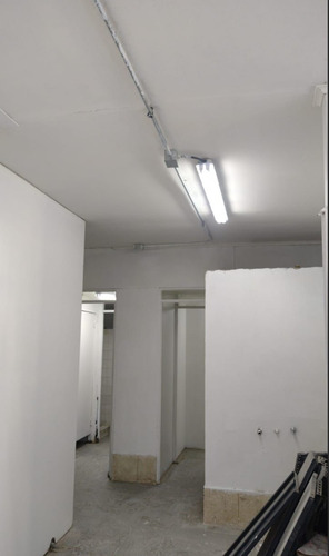 Arriendo Local Comercial, Cercano Metro Irarrázaval.