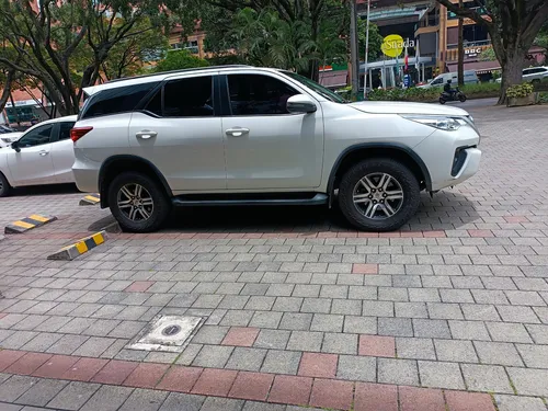 Toyota Fortuner 2.4 Street At 7As