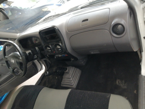 Imagen 6 de 10 de Nissan Np300 2014 2.4 Chasis Mt