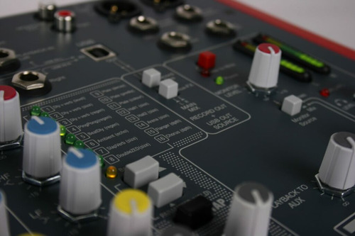 Consola Allen & Heath Zed 10 Phantom Power Mixer