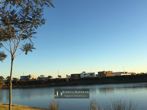 Casa En Venta 5 Ambientes Puertos Del Lago Barrio Riberas-escobar-maschwitz