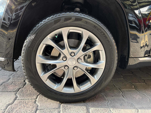 Imagen 10 de 15 de Jeep Grand Cherokee 2019 5.7 Summit Elite Platinum 4x4