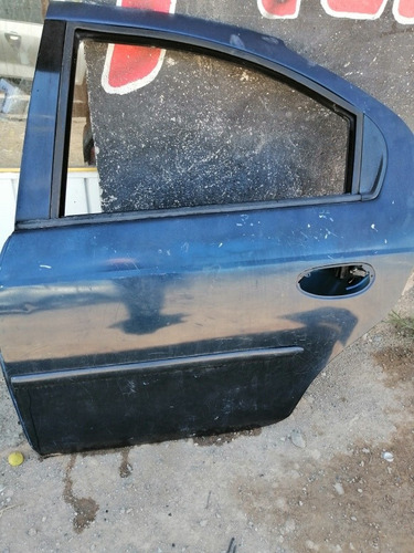 Puerta Trasera Izquierda Dodge Neón 2002