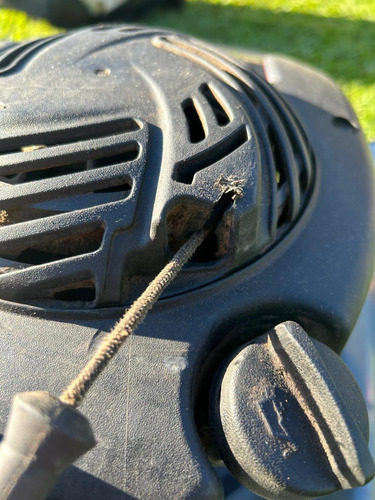 Máquina Cortar Pasto Stark (a Reparar Chasis) Amarillo (Usado)