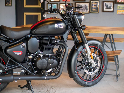 Royal Enfield Classic 350 Dark Stealth Black Reserva