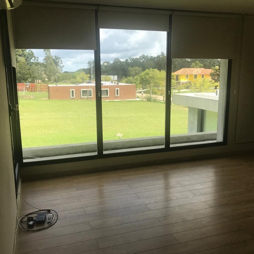 Imagen 18 de 27 de Casa En Venta Ambientes Amplios, 3 Dormitorios + Servicio. 310 M2 + Terreno. Vale La Pena Coordinar Visita!