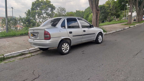 Gm Corsa Sedan A Vista 8900 Aceito Cartão E Financio