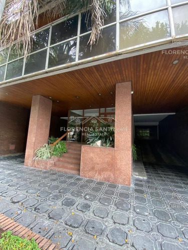 Departamento 5 Ambientes Con Cochera En Venta Ubicado En Lomas De Zamora, G.b.a. Zona Sur