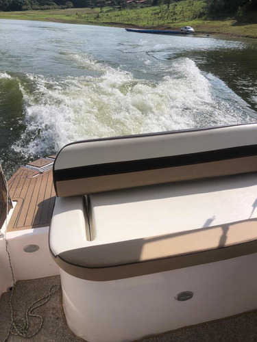 Lancha Triton 240 Cabinada + Mercruiser 300 Hp Ano 2014