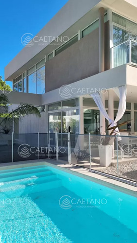 Venta De Casa 4 Dormitorios En Green Park, Punta Ballena.