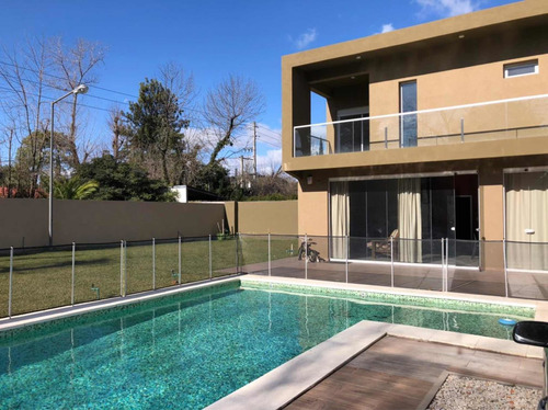 Casa Quinta En Pilar, Piscina Climatizada . A Estrenar!!