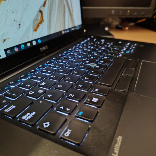 Laptop Dell Latitude 7480 Ssd 240 Gb 8gb Intel Core I5-6300u (Reacondicionado)