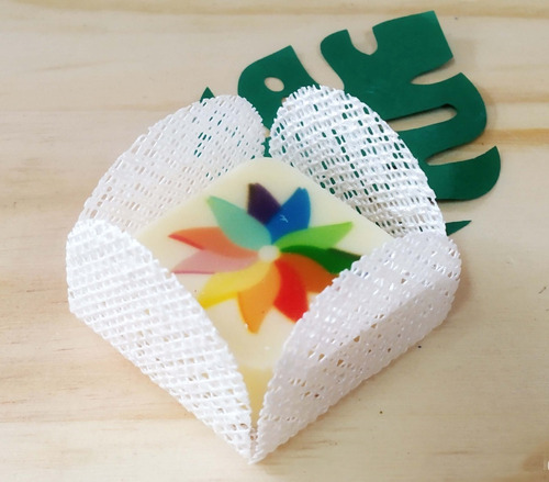 100 Forminhas Doces 4 Pétalas Em Tela Escócia Base 3cm