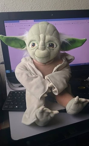 2009 Jay Franco Star Wars Yoda Plush Pillow (Usado)