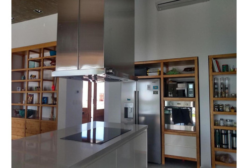 Venta Casa El Cantón Barrio Islas