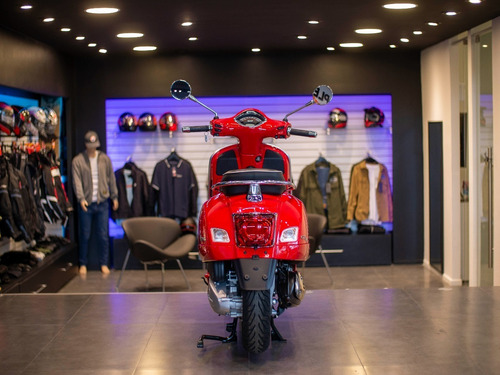 Imagen 22 de 25 de Vespa Gts 300 Super Roja Entrega Inmediata