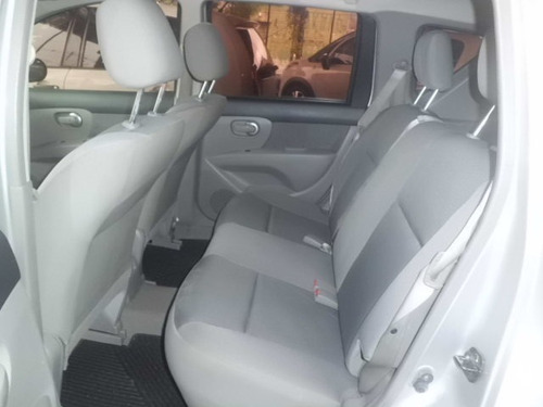 Imagem 9 de 10 de Nissan Livina 1.8s Aut. 5p Prata Flex 2011