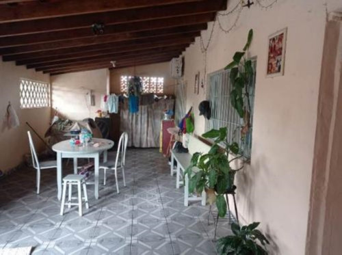 Imagem 7 de 11 de Casa No Jardim Sabauna, Em Itanhaém, Litoral Sul De São Paulo, Localizada Lado Serra, Ficando À 200 Metros Da Rodovia. Possui Vaga Para 02 Automóveis, Área Para Churrasqueira E Piscina.