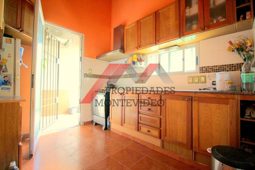 Casa En Venta - 3 Dormitorios - 2 Baños- Barbacoa Y Piscina - Aires Puros