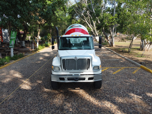 Camion Revolvedor De Concreto International 2005 8 Mts 3