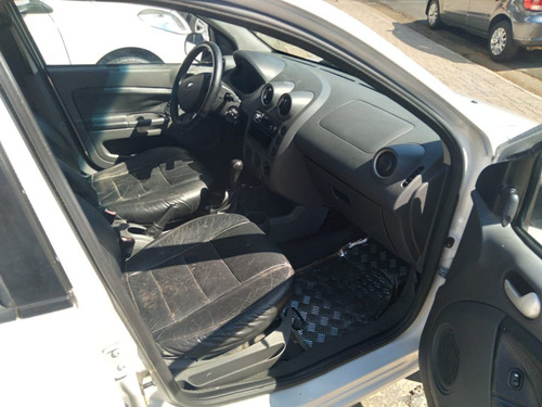 Imagem 4 de 5 de Ford Fiesta 1.0 Mpi 8v Gasolina 4p Manual