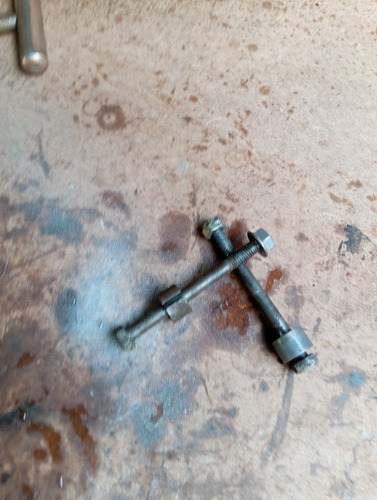 Parafusos Originais Que Segura O Motor Dahero Puch (Usado)