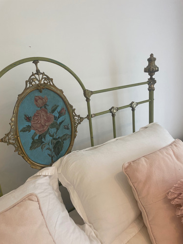 Cama Hierro Y Bronce 1,60 Elicagaray Verde Musgo Flores (Usado)