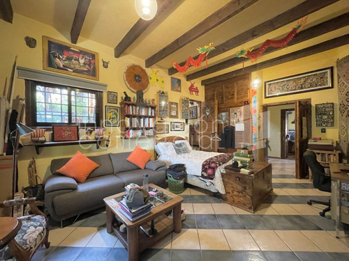 Casa En Venta En Huertas La Joya, Estilo Campestre, Con 4 Recámaras