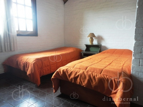 Punta Del Este, Pinares, Casa De 5 Dormitorios Y Piscina*- Ref: 42155