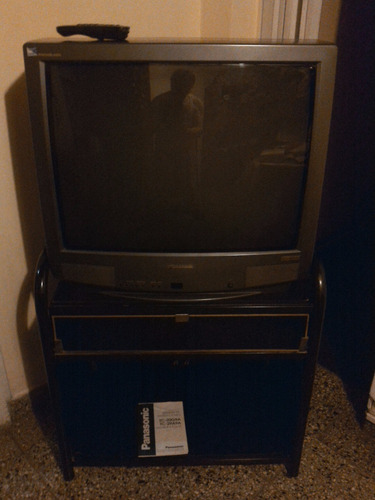 Televisor A Color 29 Tc_29a9a- Panablack-680mm Con Mesa