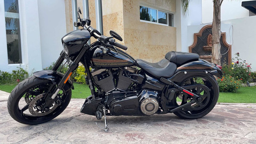Imagen 1 de 12 de Harley Davidson Breakout Cvo