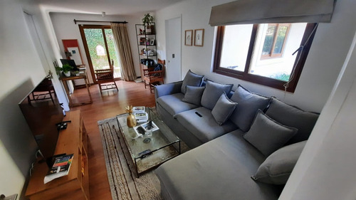 Excelente Casa Chilena Con Quincho Y Piscina, En Condominio