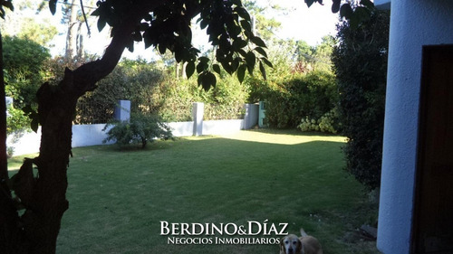 Espectacular Y Preciosa Casa Con Excelentes Comodidades Ubicada En Jardines De Córdoba- Ref: 176