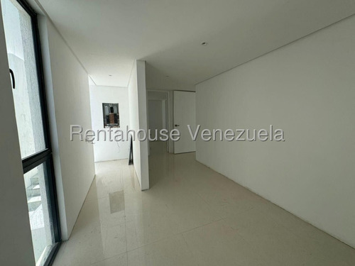 Ana Torres. Casa Dúplex En Venta 2518155 En Prados Del Este