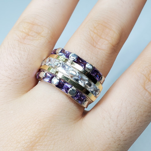 Imagen 2 de 9 de Anillo Plata Y Oro Piedras Violetas Y Blancas