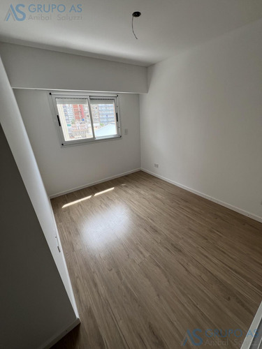 Departamento De 2 Dormitorios Con 2 Baños - Muy Cerca De Todo