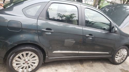 Imagem 1 de 15 de Fiat Grand Siena 2013 1.6 16v Essence Flex 4p