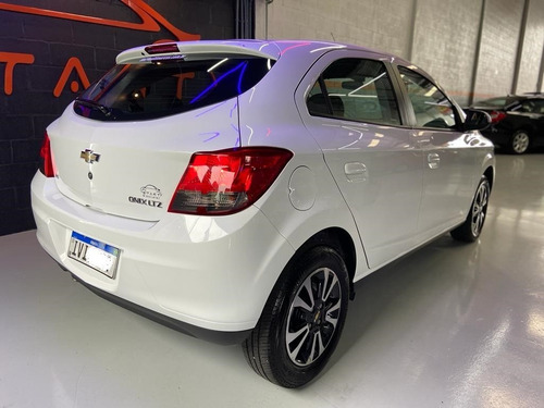 Imagem 3 de 15 de Gm / Onix 1.4 Ltz - Completo - Ipva 22 Pago - Novo !