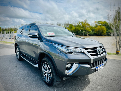 Toyota Hilux SW4 2.8 Srx 177cv 4x4 7as At