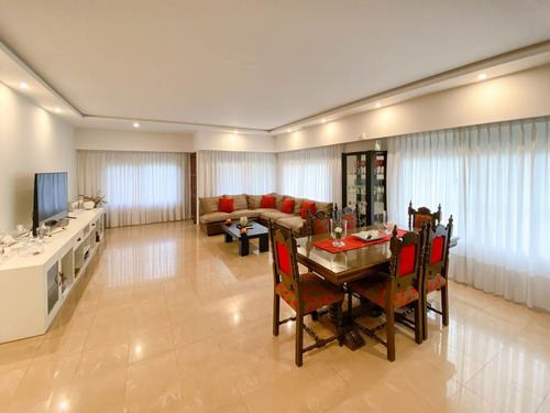 Hermosa Casa Quinta En Venta, En Chacras De Canning.